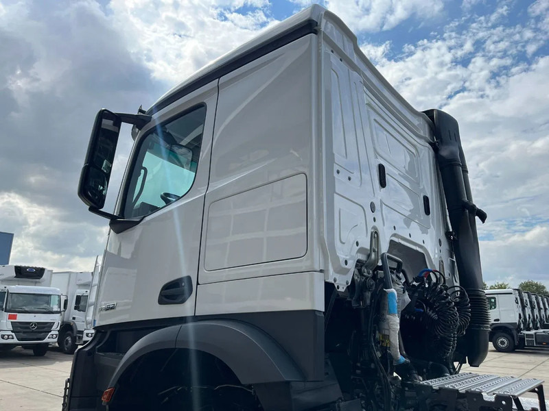Tracteur routier neuf Mercedes-Benz Arocs 4058 AS 6x6 Tractor Head 180T Push Pull euro3 (Pre order): photos 9