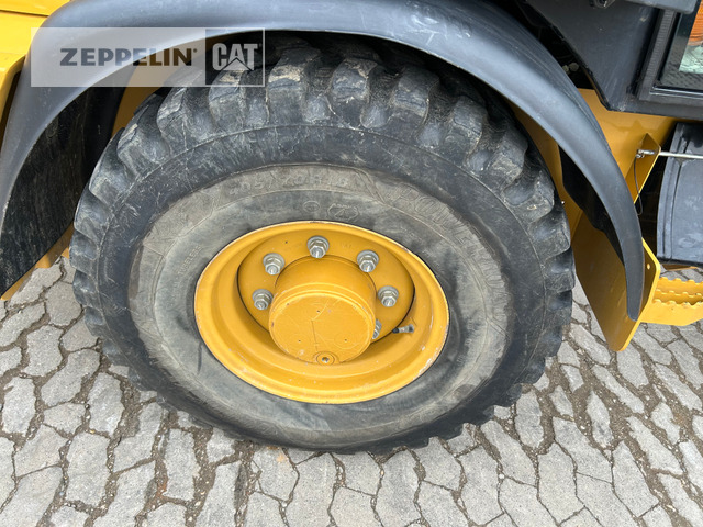 Chargeuse sur pneus Cat 906-14: photos 9