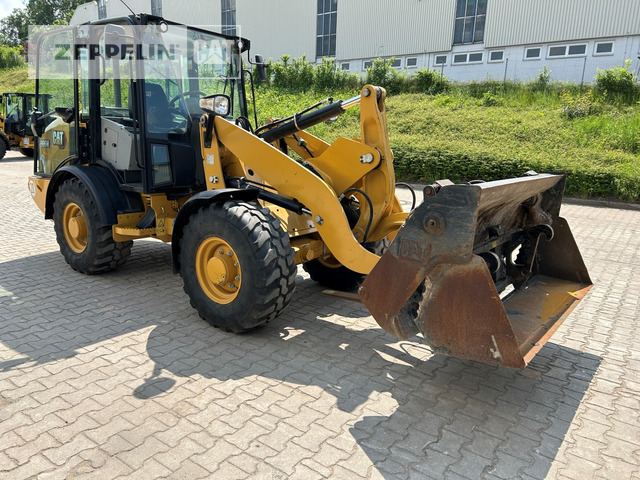 Cat 906M - Chargeuse sur pneus: photos 4 Cat 906M - Chargeuse sur pneus: photos 4