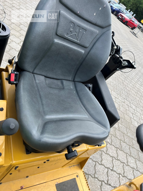 Rouleau compresseur Cat CB1.7: photos 6