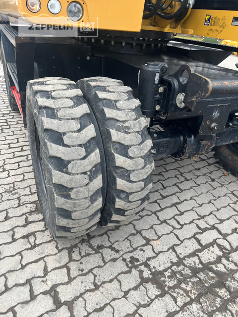 Pelle sur pneus Cat M320F: photos 14