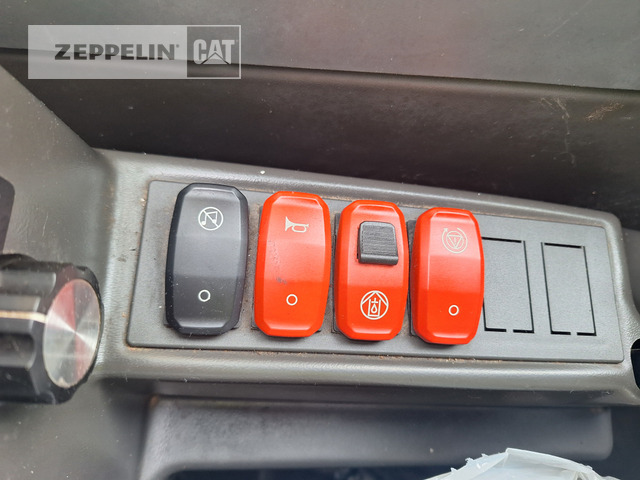 Pelle Cat M323F: photos 28