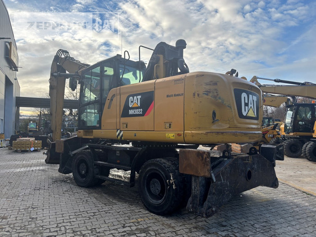 Cat MH3022 - Pelle de manutention: photos 4 Cat MH3022 - Pelle de manutention: photos 4