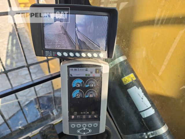 Pelle de manutention Cat MH3026-06C: photos 31