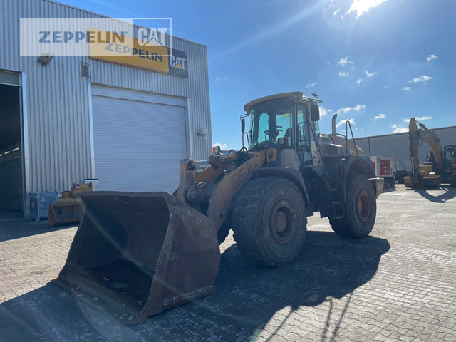 Liebherr L554 - Chargeuse sur pneus: photos 1 Liebherr L554 - Chargeuse sur pneus: photos 1