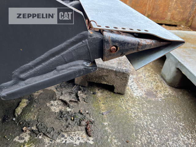 Zfe KSL0,9 2.080 mm 908 - Godet pour chargeur pour Engins de chantier: photos 2 Zfe KSL0,9 2.080 mm 908 - Godet pour chargeur pour Engins de chantier: photos 2