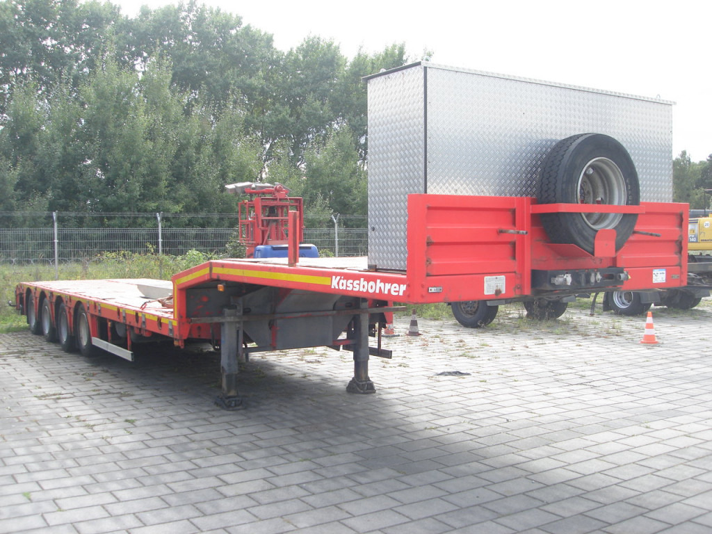 KAESSBOHRER Kaessbohrer LB4E Tiefladerauflieger EX-1 KK LOWBED AUSZIEHBAR-2x Lenkachsen - Semi-remorque surbaissé: photos 3 KAESSBOHRER Kaessbohrer LB4E Tiefladerauflieger EX-1 KK LOWBED AUSZIEHBAR-2x Lenkachsen - Semi-remorque surbaissé: photos 3