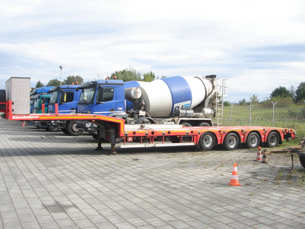 KAESSBOHRER Kaessbohrer LB4E Tiefladerauflieger EX-1 KK LOWBED AUSZIEHBAR-2x Lenkachsen - Semi-remorque surbaissé: photos 2 KAESSBOHRER Kaessbohrer LB4E Tiefladerauflieger EX-1 KK LOWBED AUSZIEHBAR-2x Lenkachsen - Semi-remorque surbaissé: photos 2