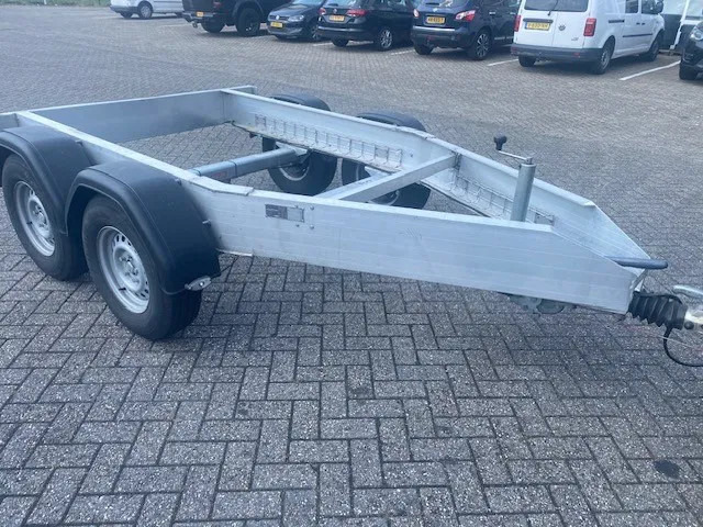 Diversen Bolle . 2 asser aanhangwagen voor kogelkoppeling 3500 kg - Remorque châssis: photos 4 Diversen Bolle . 2 asser aanhangwagen voor kogelkoppeling 3500 kg - Remorque châssis: photos 4
