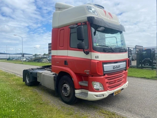 DAF CF 370 spacecab skylights - Tracteur routier: photos 2 DAF CF 370 spacecab skylights - Tracteur routier: photos 2