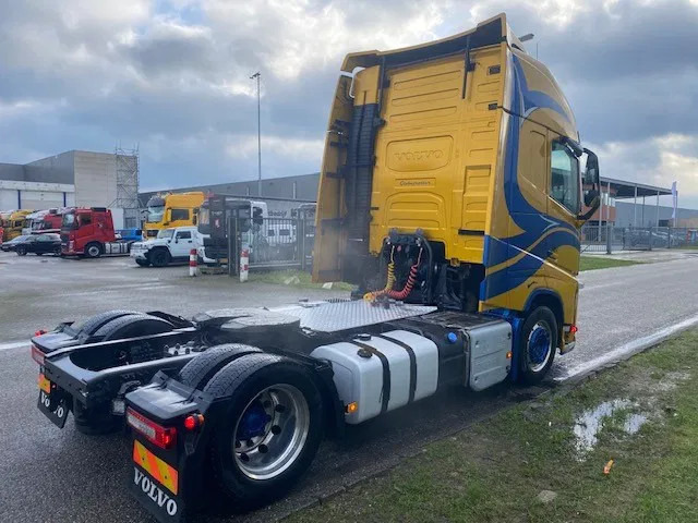 Volvo FH 13.460 trekker, met XL cabine, special paint en incl parc cool, fridge, - Tracteur routier: photos 4 Volvo FH 13.460 trekker, met XL cabine, special paint en incl parc cool, fridge, - Tracteur routier: photos 4