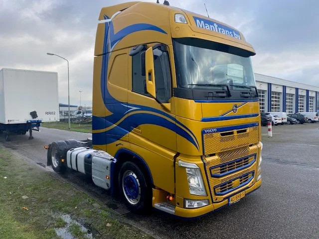 Volvo FH 13.460 trekker, met XL cabine, special paint en incl parc cool, fridge, - Tracteur routier: photos 2 Volvo FH 13.460 trekker, met XL cabine, special paint en incl parc cool, fridge, - Tracteur routier: photos 2