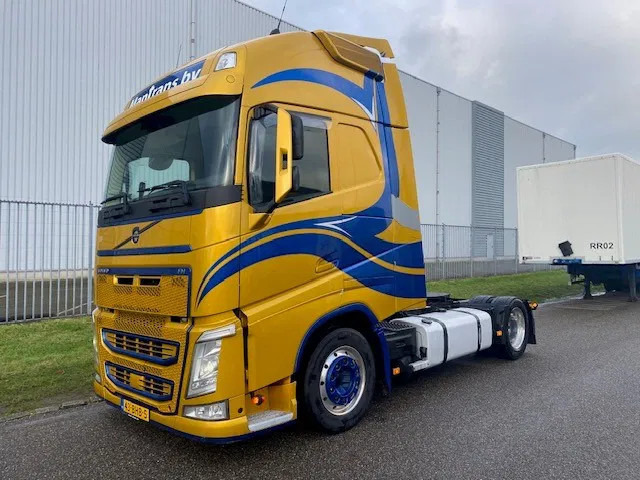 Volvo FH 13.460 trekker, met XL cabine, special paint en incl parc cool, fridge, - Tracteur routier: photos 1 Volvo FH 13.460 trekker, met XL cabine, special paint en incl parc cool, fridge, - Tracteur routier: photos 1