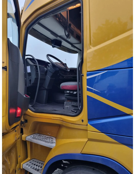 Crédit-bail de Volvo FH 13.460 trekker, met XL cabine, special paint en incl parc cool, fridge, Volvo FH 13.460 trekker, met XL cabine, special paint en incl parc cool, fridge,: photos 11