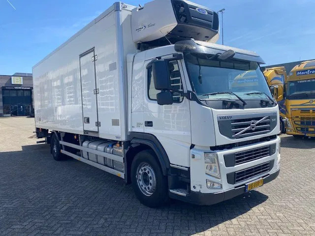 Volvo FM 330 EEV koelvriesbak , 760 lang, 2 comp, carrier koeler, D"hollandia klep - Camion frigorifique: photos 2 Volvo FM 330 EEV koelvriesbak , 760 lang, 2 comp, carrier koeler, D"hollandia klep - Camion frigorifique: photos 2