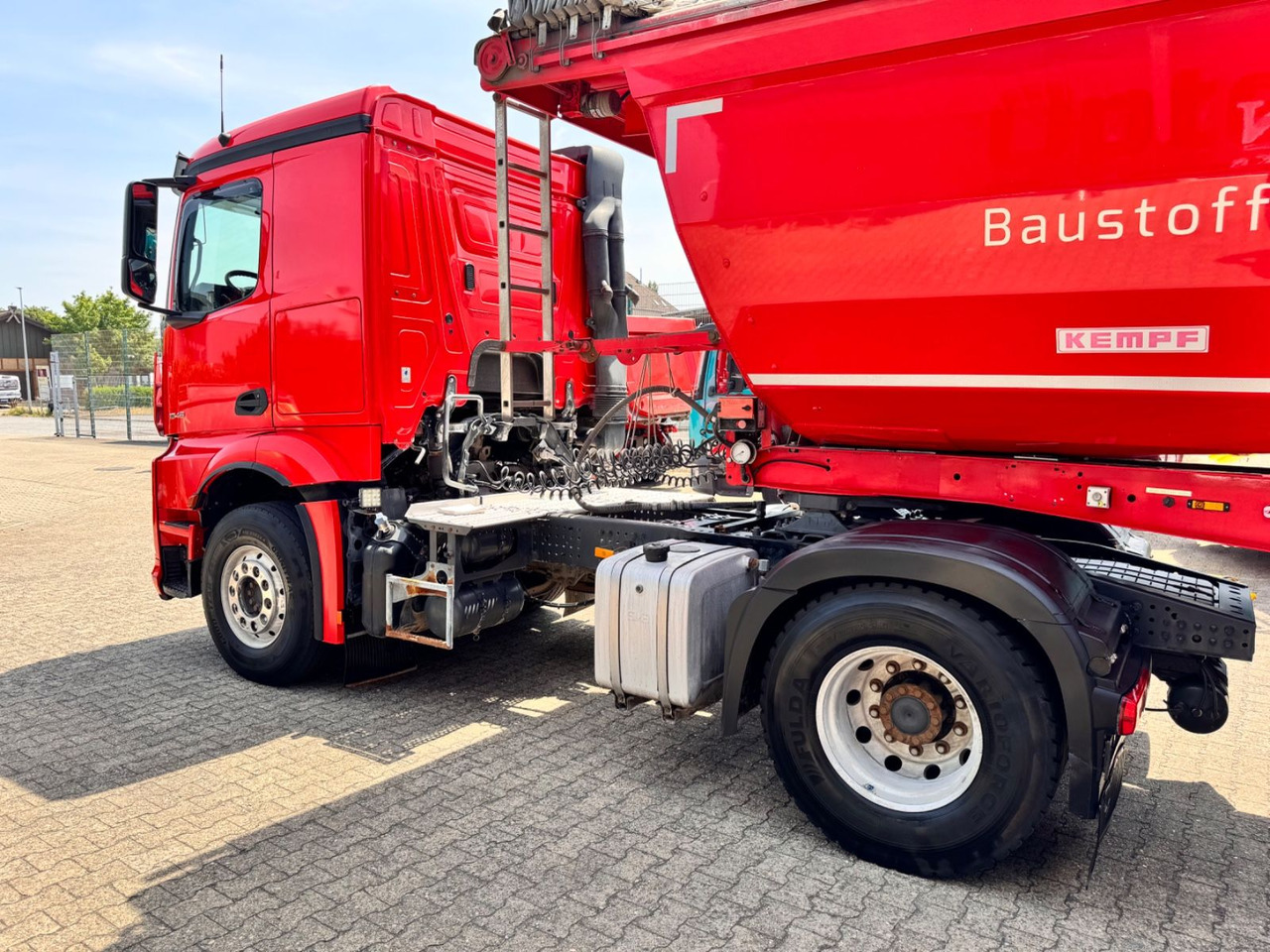 Mercedes-Benz 1846 Actros LS Kipphydraulik Alcoa TÜV NEU - Tracteur routier: photos 3 Mercedes-Benz 1846 Actros LS Kipphydraulik Alcoa TÜV NEU - Tracteur routier: photos 3