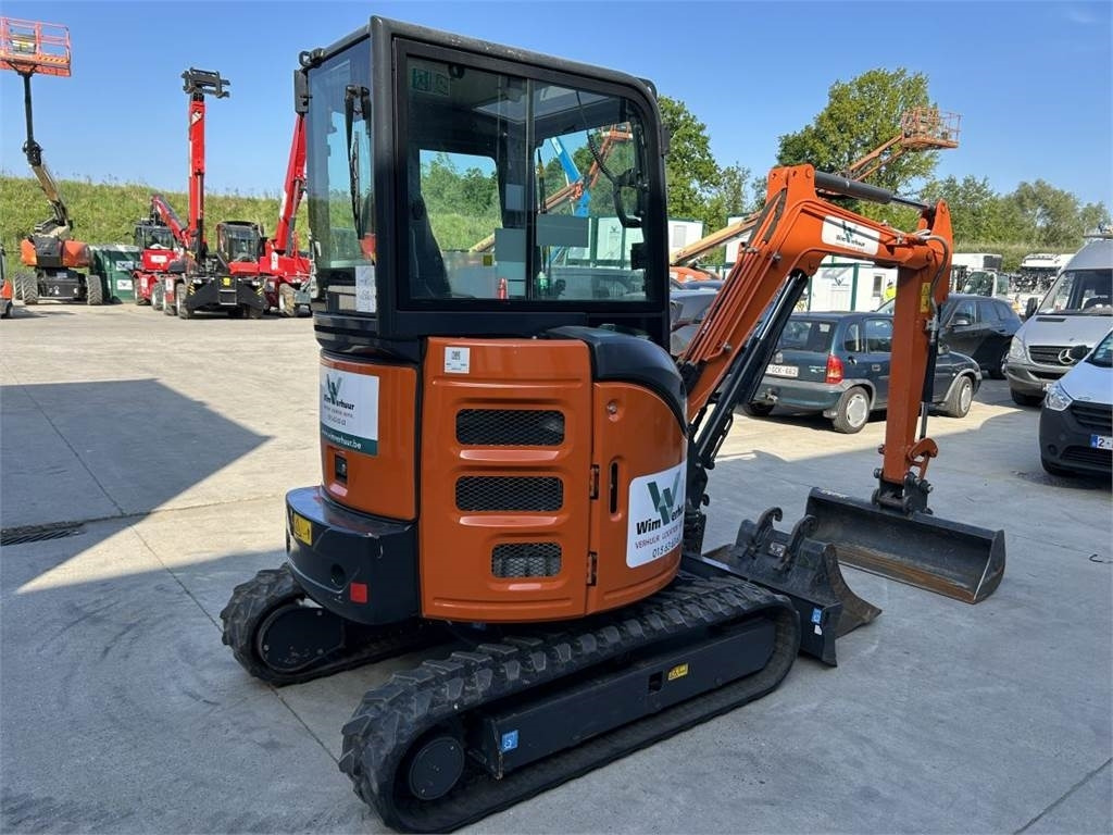 Hitachi ZX26U-6 (9989) - Mini pelle: photos 5 Hitachi ZX26U-6 (9989) - Mini pelle: photos 5