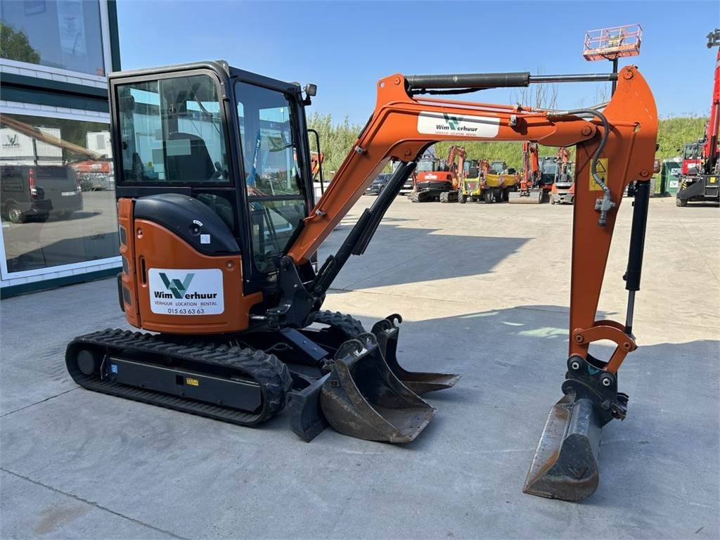Hitachi ZX26U-6 (9989) - Mini pelle: photos 3 Hitachi ZX26U-6 (9989) - Mini pelle: photos 3