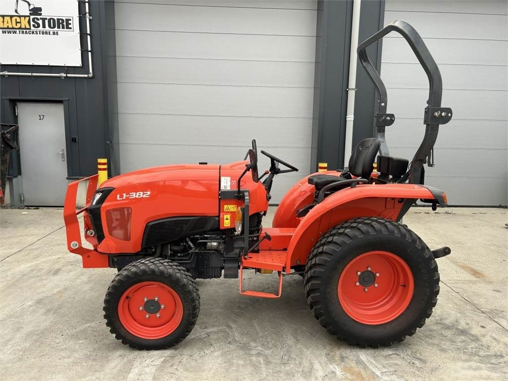 Kubota L1-382 (7325) - Tracteur communal: photos 3 Kubota L1-382 (7325) - Tracteur communal: photos 3