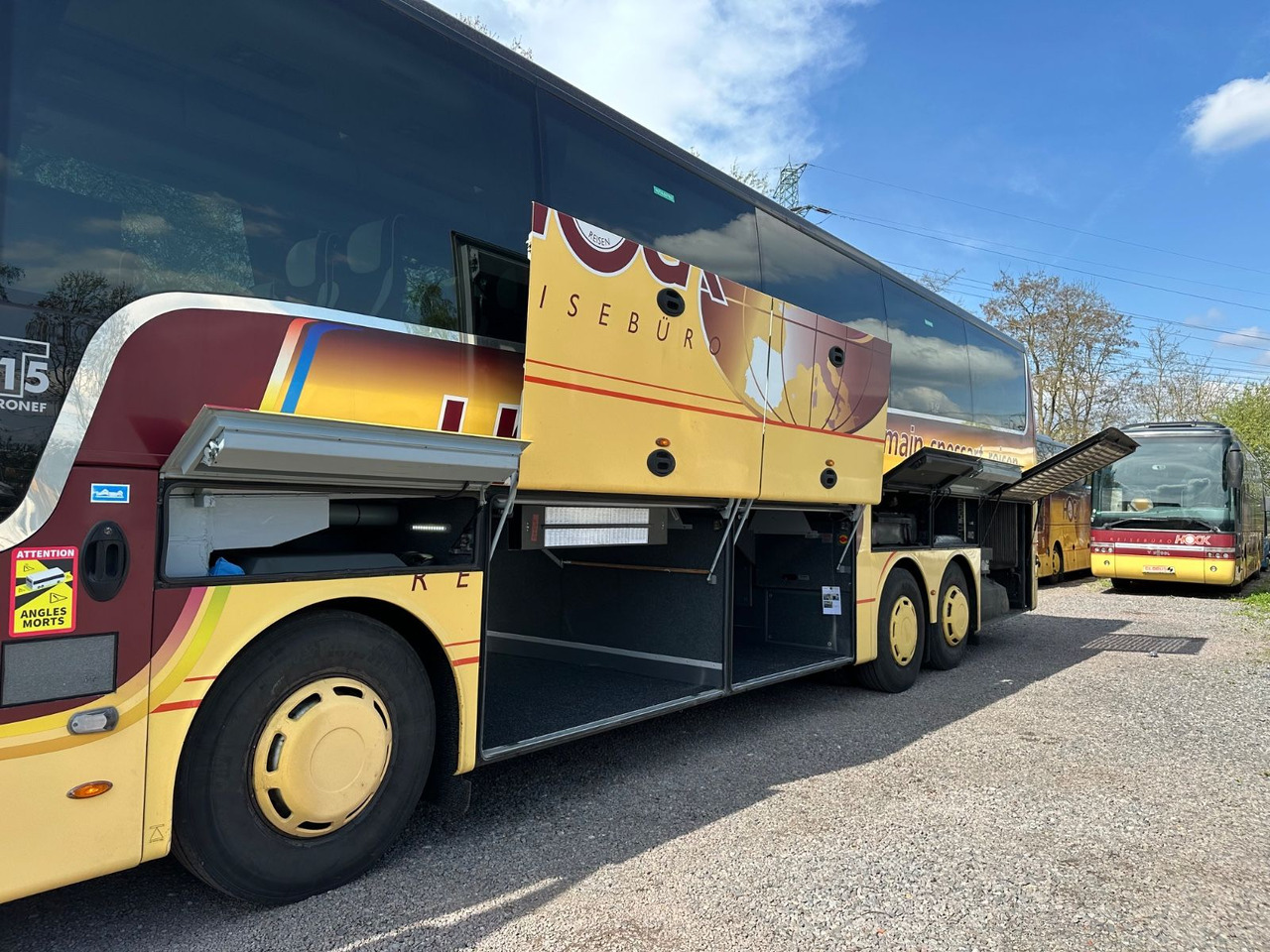 Vanhool T915 Astronef (Euro 5*Panorama Dach) - Autocar: photos 4 Vanhool T915 Astronef (Euro 5*Panorama Dach) - Autocar: photos 4