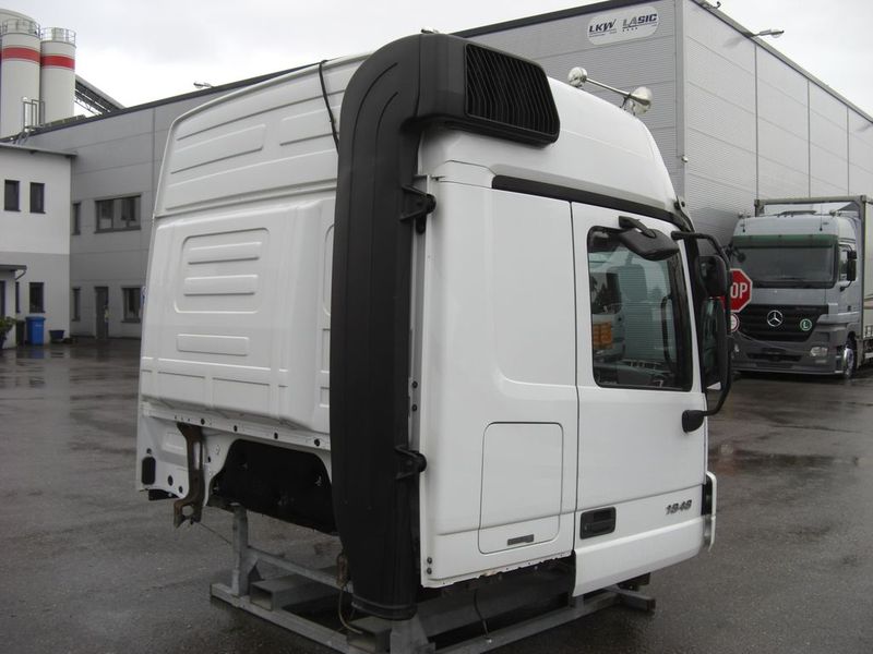 Mercedes-Benz Actros MP2 Megaspace / komplett - Cabine: photos 2 Mercedes-Benz Actros MP2 Megaspace / komplett - Cabine: photos 2