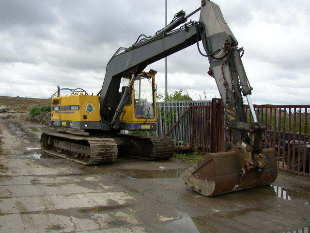 VOLVO AKERMAN EC 200 - Pelle sur chenille: photos 1 VOLVO AKERMAN EC 200 - Pelle sur chenille: photos 1